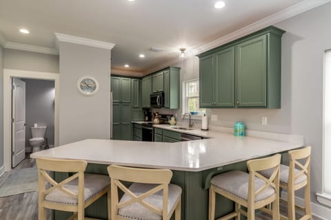 38 Cook and Entertain Blue Haven