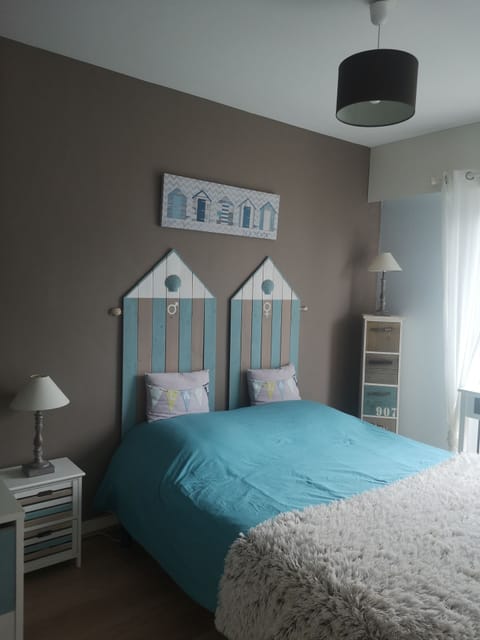 2 bedrooms, travel crib, WiFi, bed sheets