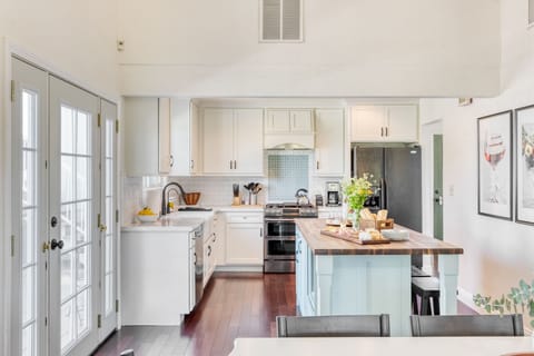 Modern appliances and tons of counter space.