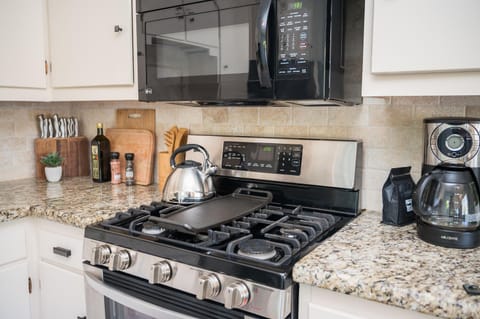 Gas range, grilled and double oven