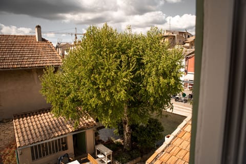 Blick auf den Fluss Sorgue