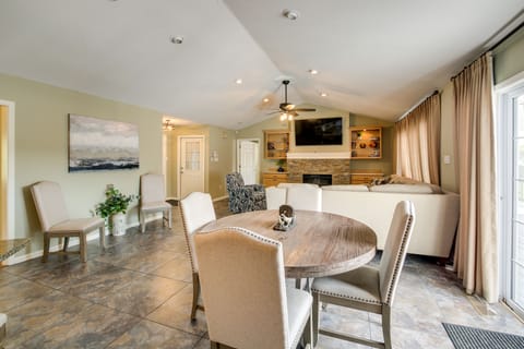 Dining Area | Deck Access