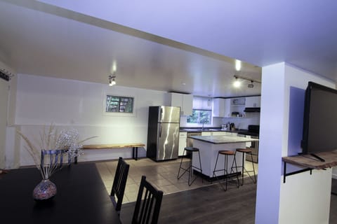 Kitchen / Dining 