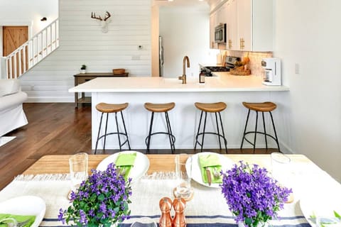 Cook delicious meals for breakfast, lunch, and dinner in this fully equipped kitchen.