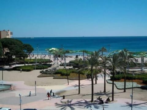 Beach nearby, sun loungers