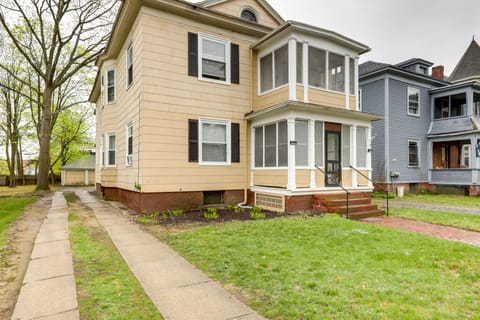 Springfield Vacation Rental | 3BR | 1BA | 1,700 Sq Ft | Stairs Required