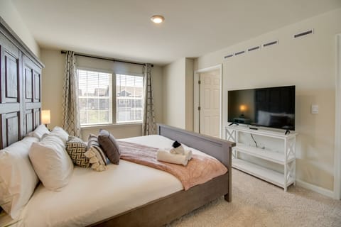 3 bedrooms, iron/ironing board, travel crib, internet