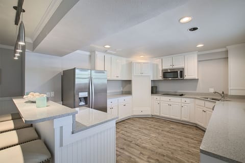 20-Holiday-Isle-Serenity-Kitchen-2
