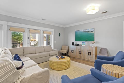 01-Sable-Pointe-West-101-Living