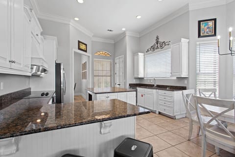 24-Sandcastle-Dreams-Kitchen