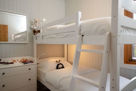 Suidhe Garden Cottage bunk room