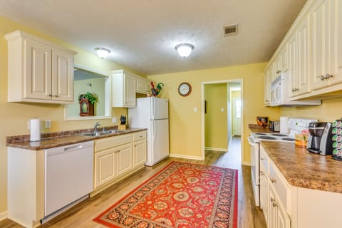 Kitchen | Cooking Basics & Spices | Blender | Crockpot