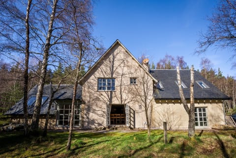 Glenfeshie House side view