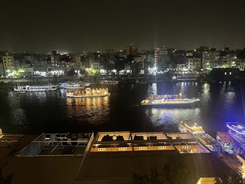 Two Bedroom apartment Nile View Zamalek Cairo Condominio in Cairo