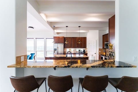 Breakfast Bar - Walker Luxury Vacation Rentals