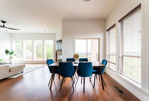 Breakfast/Coffee Nook - Walker Luxury Vacation Rentals