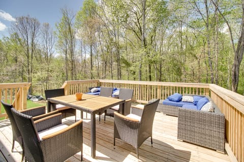 Deck | Dog Friendly w/ Fee