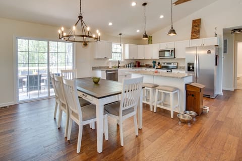 Dining Area | Main Floor