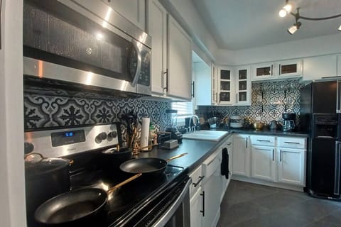 Fully equipped kitchen to prepare meals for big groups