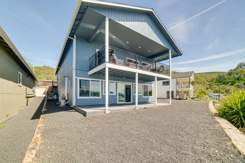 Clearlake Vacation Rental | 4BR | 2.5BA | Stairs Required to Access