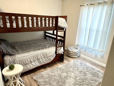 4 bedrooms, travel crib, WiFi, bed sheets
