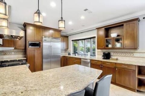 24599487 a6fc 4eba 9d3b 337607271d0e