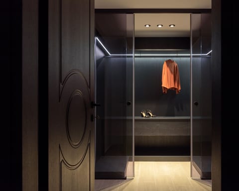 This glamorous property meets luxury at its higher end.