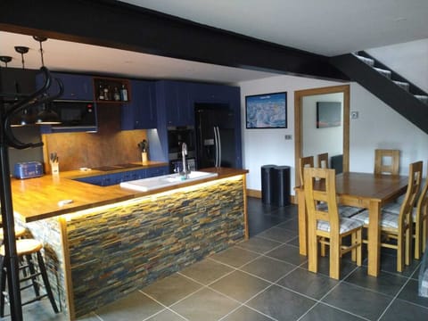 Kitchen/dining with integral dishwasher, washing machine, microwave