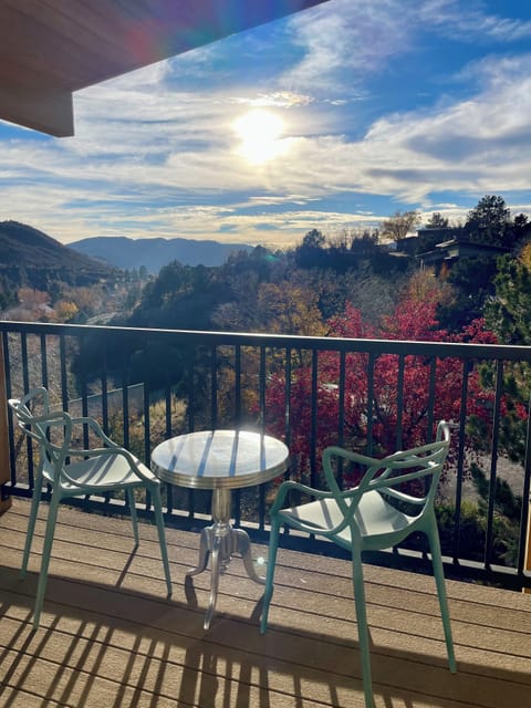 Private master suite balcony w/views