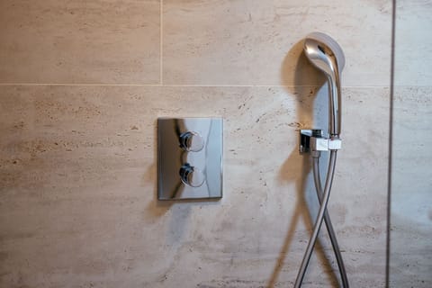 Hand-held showerhead