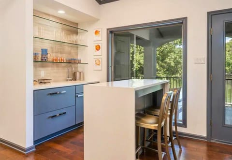 Bar Area - Perfect for Entertaining