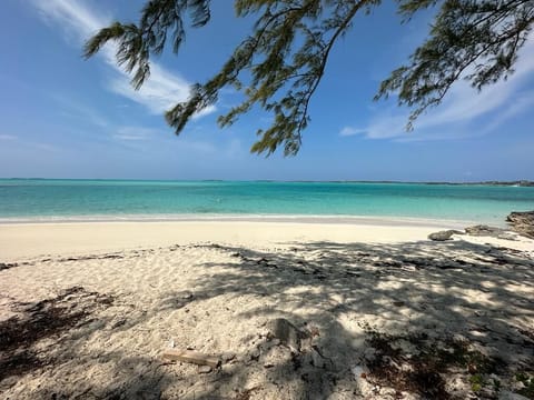 Beach nearby, sun loungers, beach towels