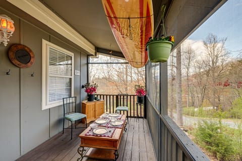 Screened Porch | Shared Hot Tub, Grill & Fire Pit