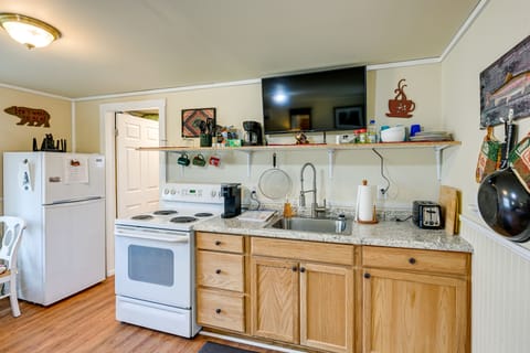 Kitchen | Keurig & Drip Coffee Makers