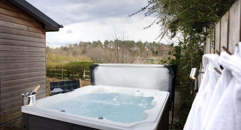 Salmon Run Lodge hot tub and view
