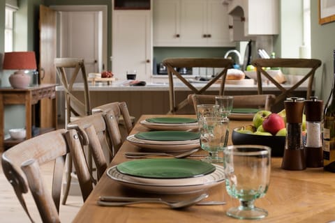 Risingham House - dining table seating up to 8 guests