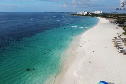 Beach nearby, sun loungers, beach towels