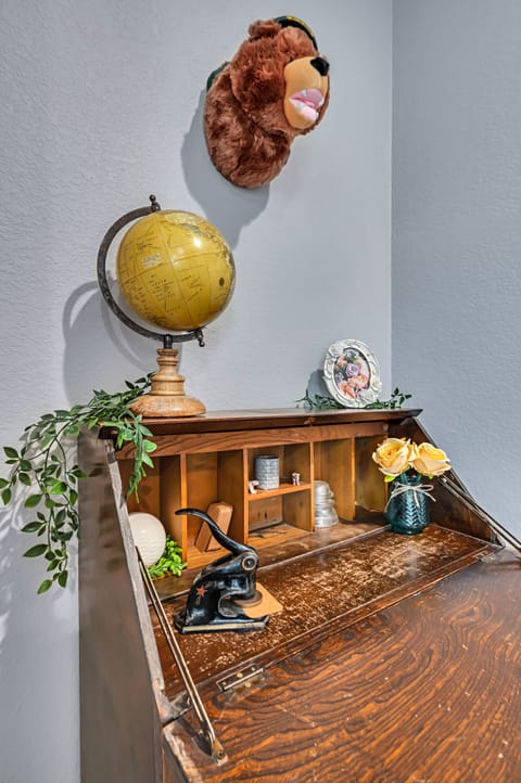 Our Baylor Bear and Yellow Rose theme shines through here!