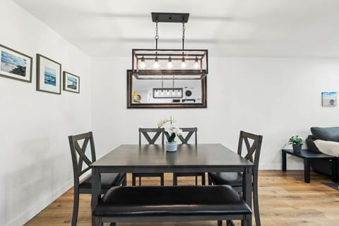 Dining Area - 6 Seats