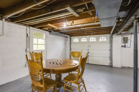 Garage | Poker/Chess Table