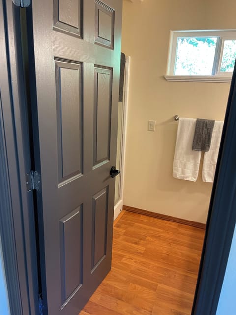 Downstairs hallway full bathroom