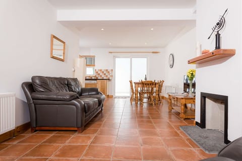 Kilkee Townhouse| Coastal Self-Catering Holiday Accommodation Available in Kilkee, County Clare