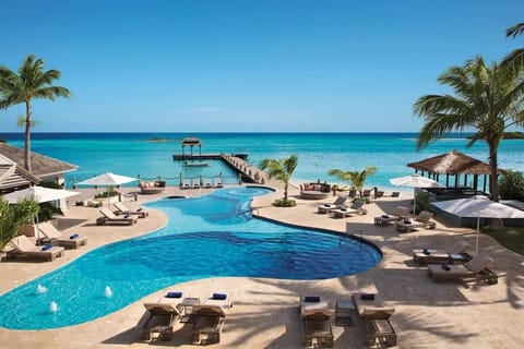 Outdoor pool, an infinity pool