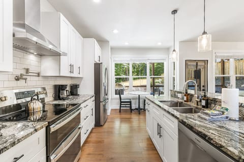 Main Level - Chef's Gourmet Kitchen w/ Stainless Steel Appliances