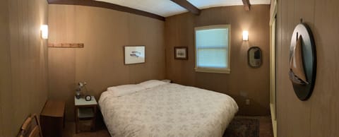 Bedroom; queen sized bed
