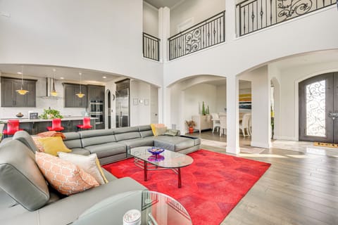 Living Room | Fireplace | Smart TV | Free WiFi