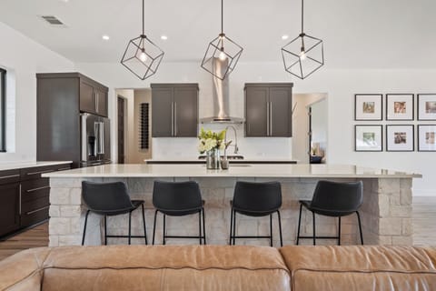 Gorgeous Kitchen fully stocked and ready for cooking up a great meal.