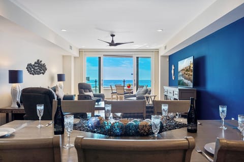 Dining Room With Seating For 8