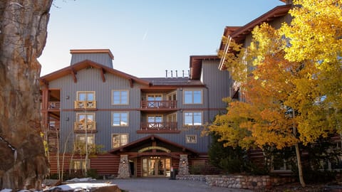 Tucker Mountain Lodge