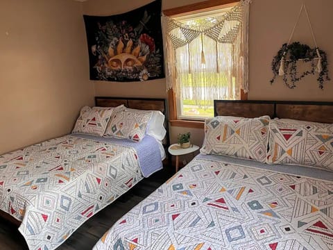 4 bedrooms, WiFi, bed sheets